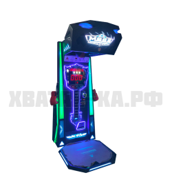 Боксер наносит удар по машине