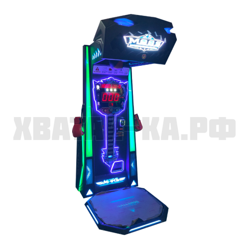 Боксер наносит удар по машине